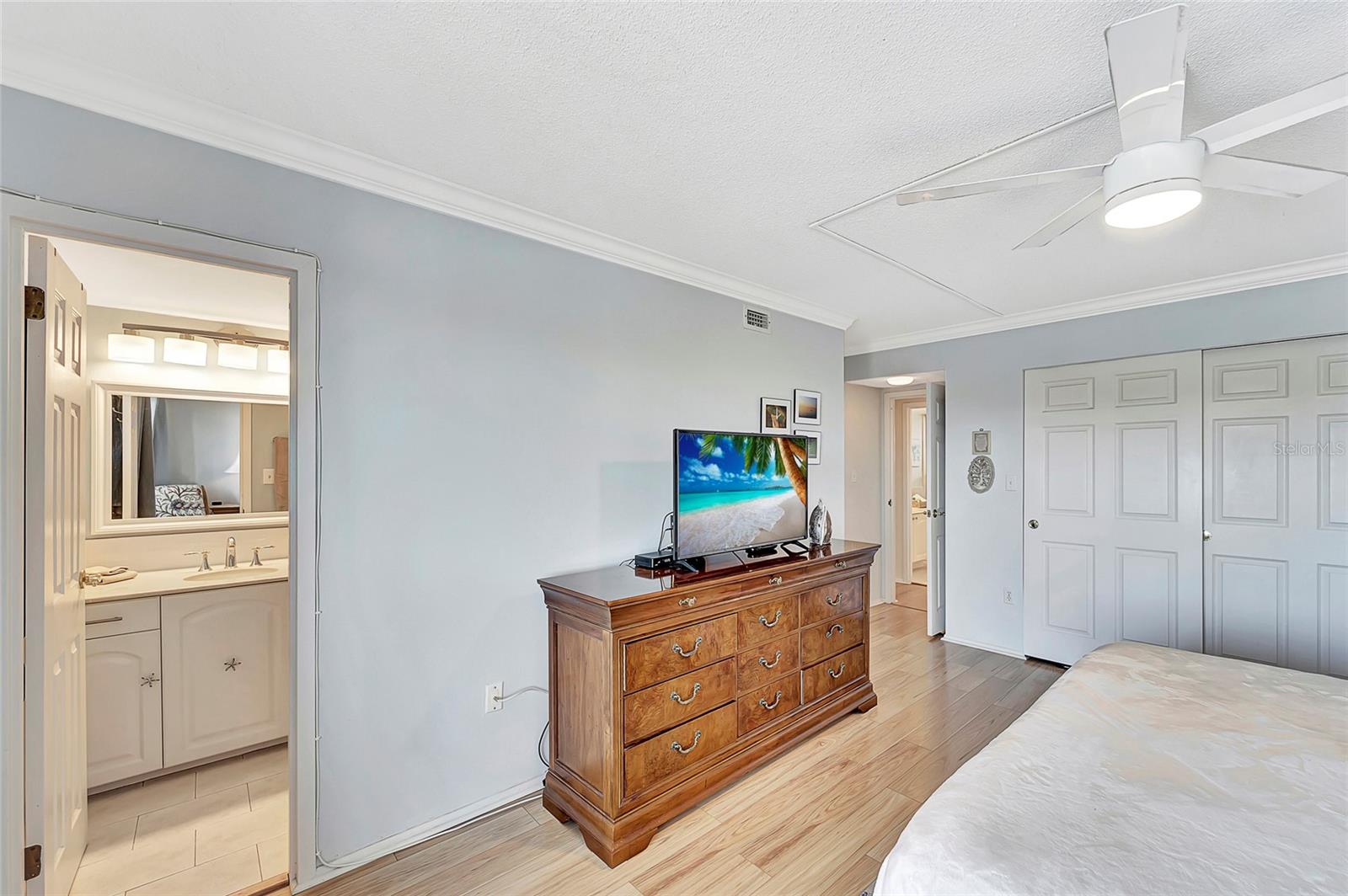 POINTE ON MIDNIGHT PASS - Residential