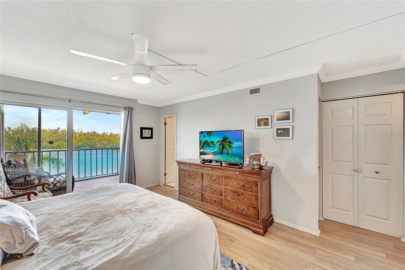 POINTE ON MIDNIGHT PASS - Residential