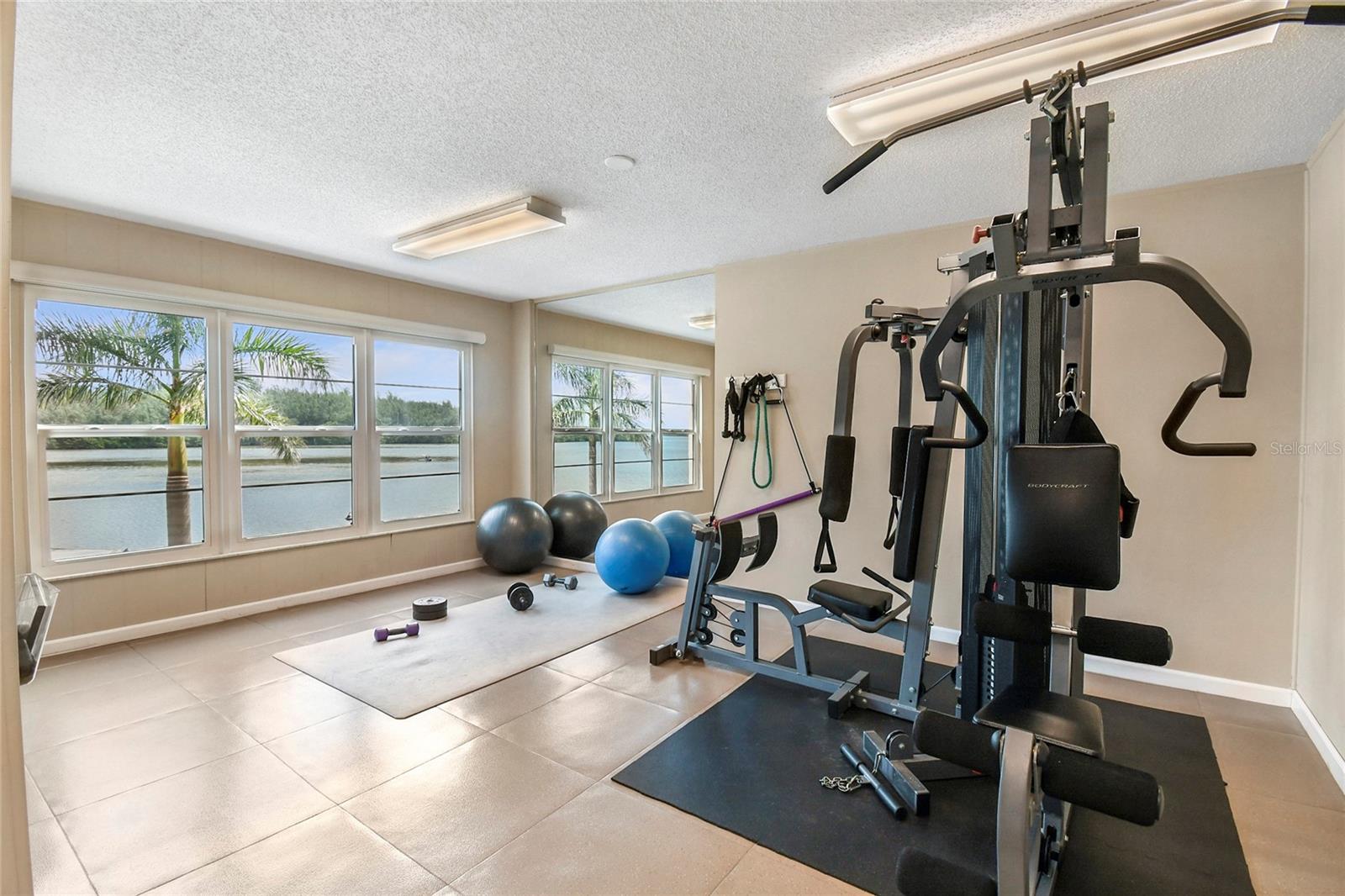 POINTE ON MIDNIGHT PASS - Residential