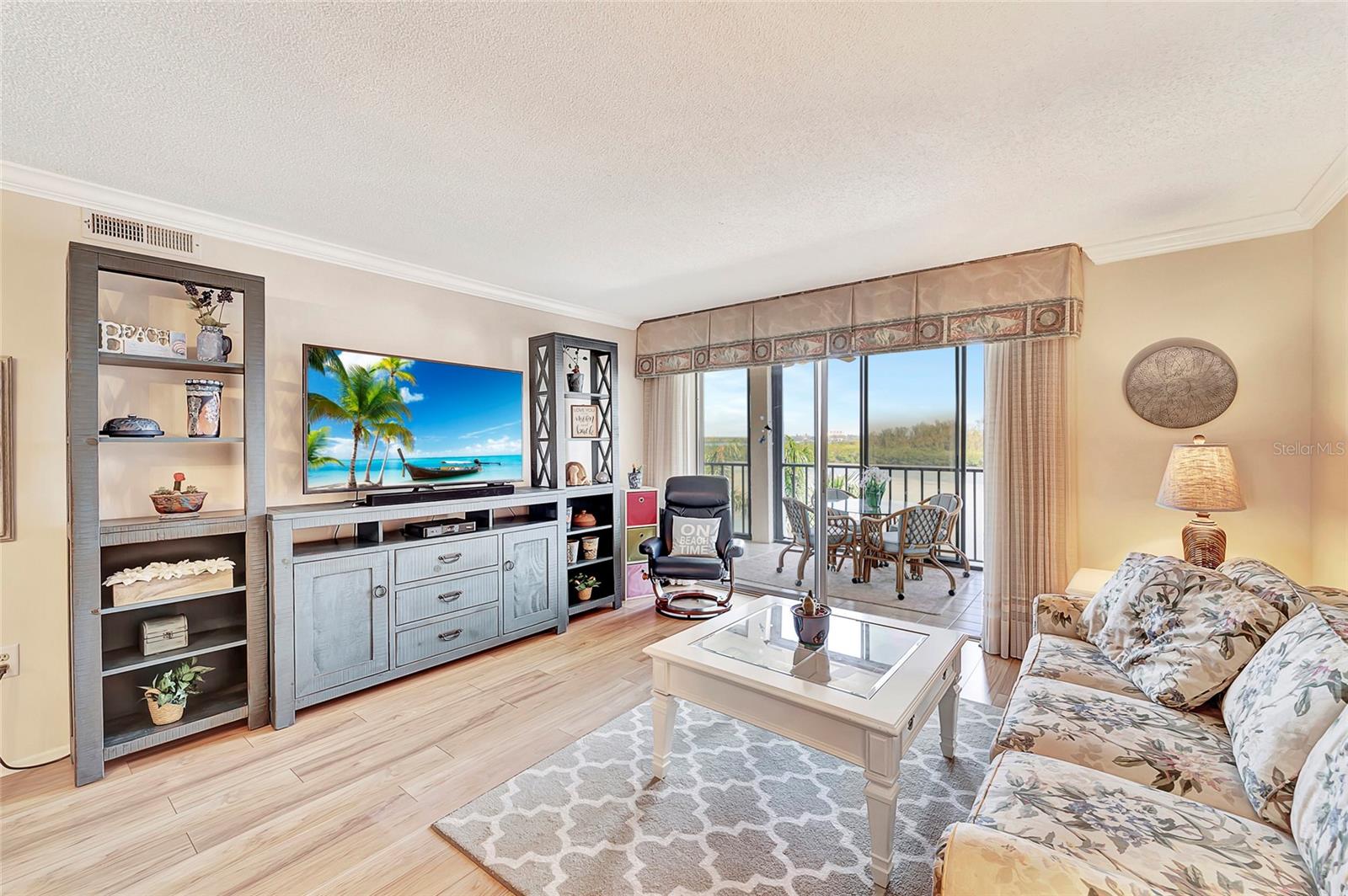 POINTE ON MIDNIGHT PASS - Residential