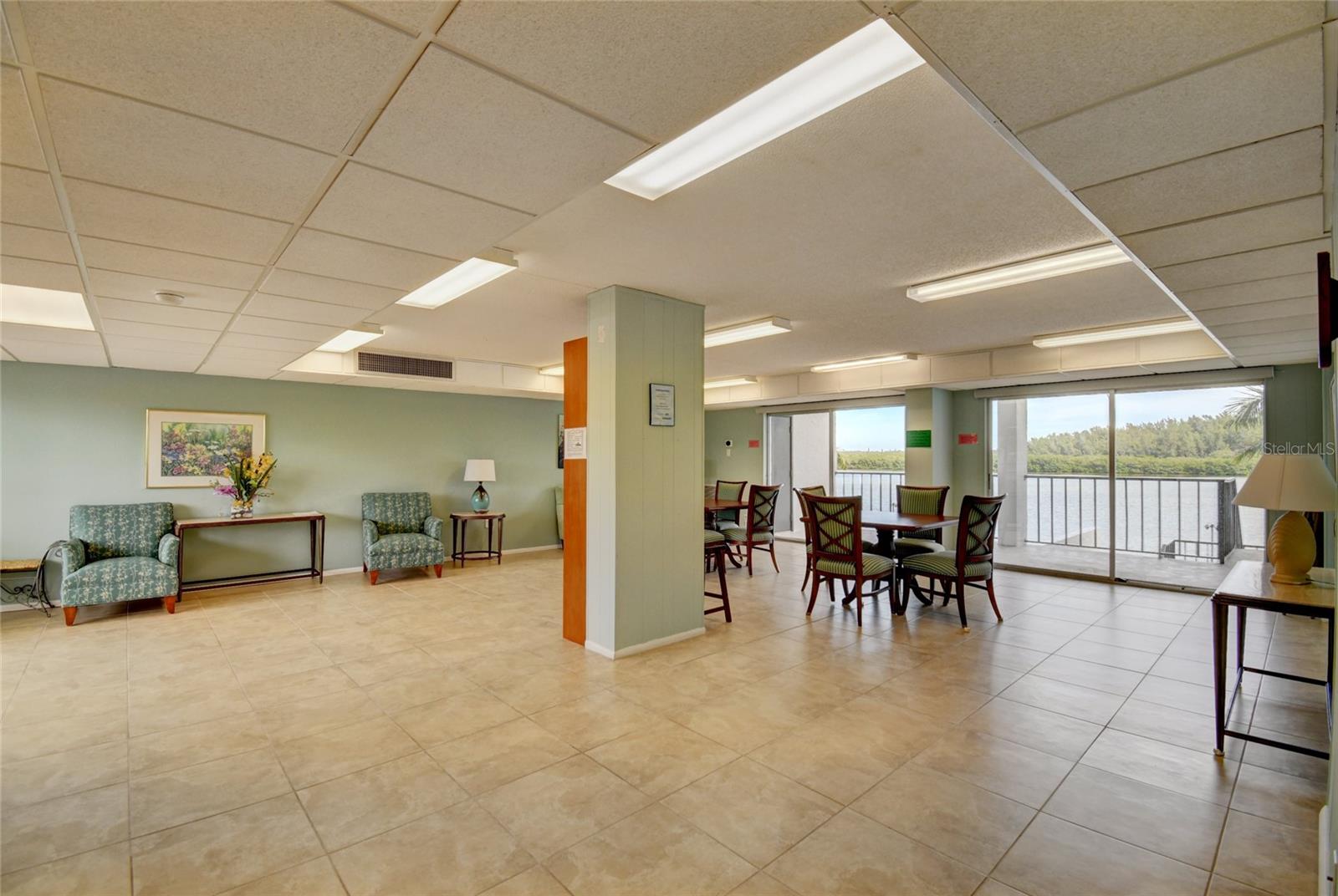 POINTE ON MIDNIGHT PASS - Residential