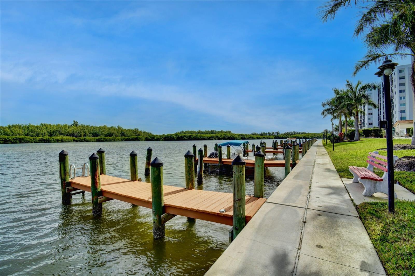 POINTE ON MIDNIGHT PASS - Residential