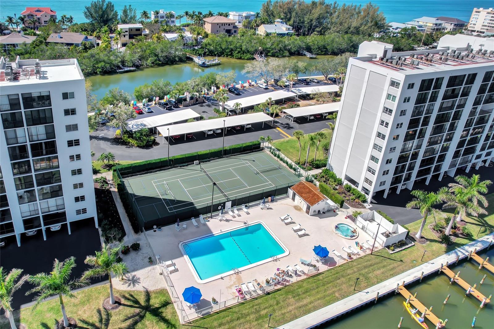 POINTE ON MIDNIGHT PASS - Residential