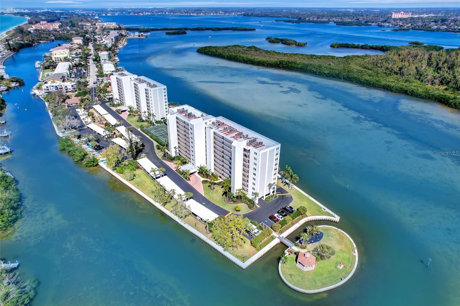 POINTE ON MIDNIGHT PASS - Residential