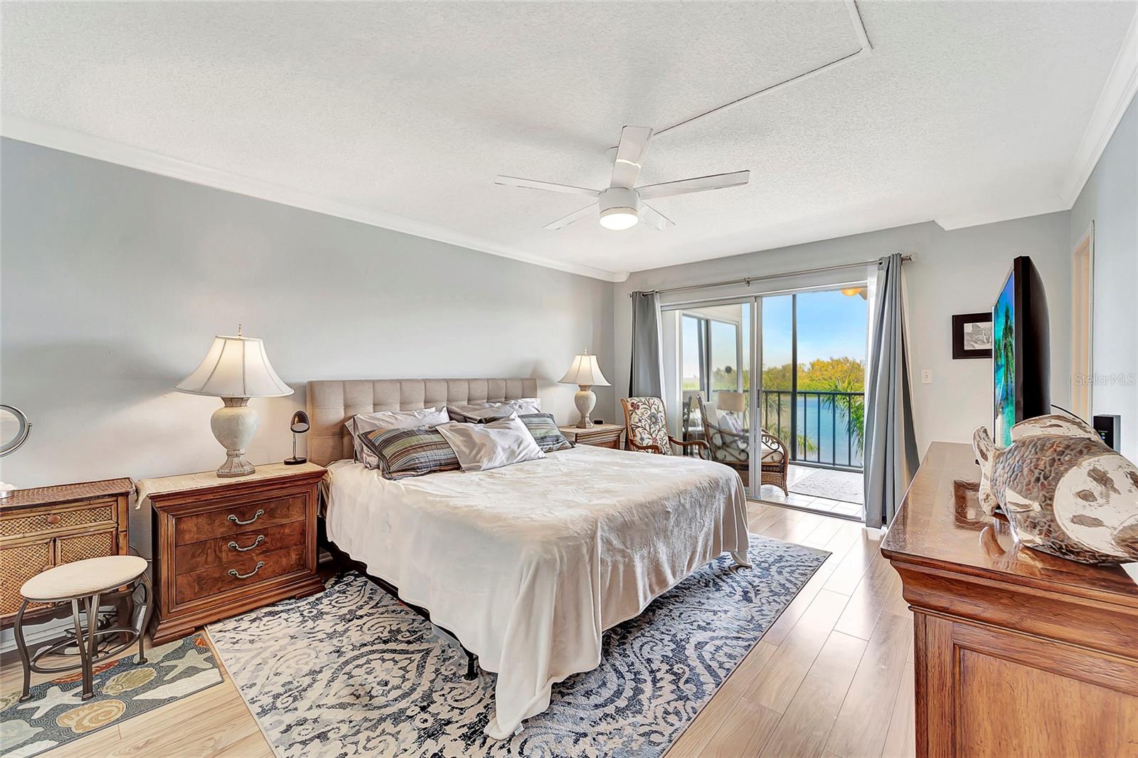 POINTE ON MIDNIGHT PASS - Residential