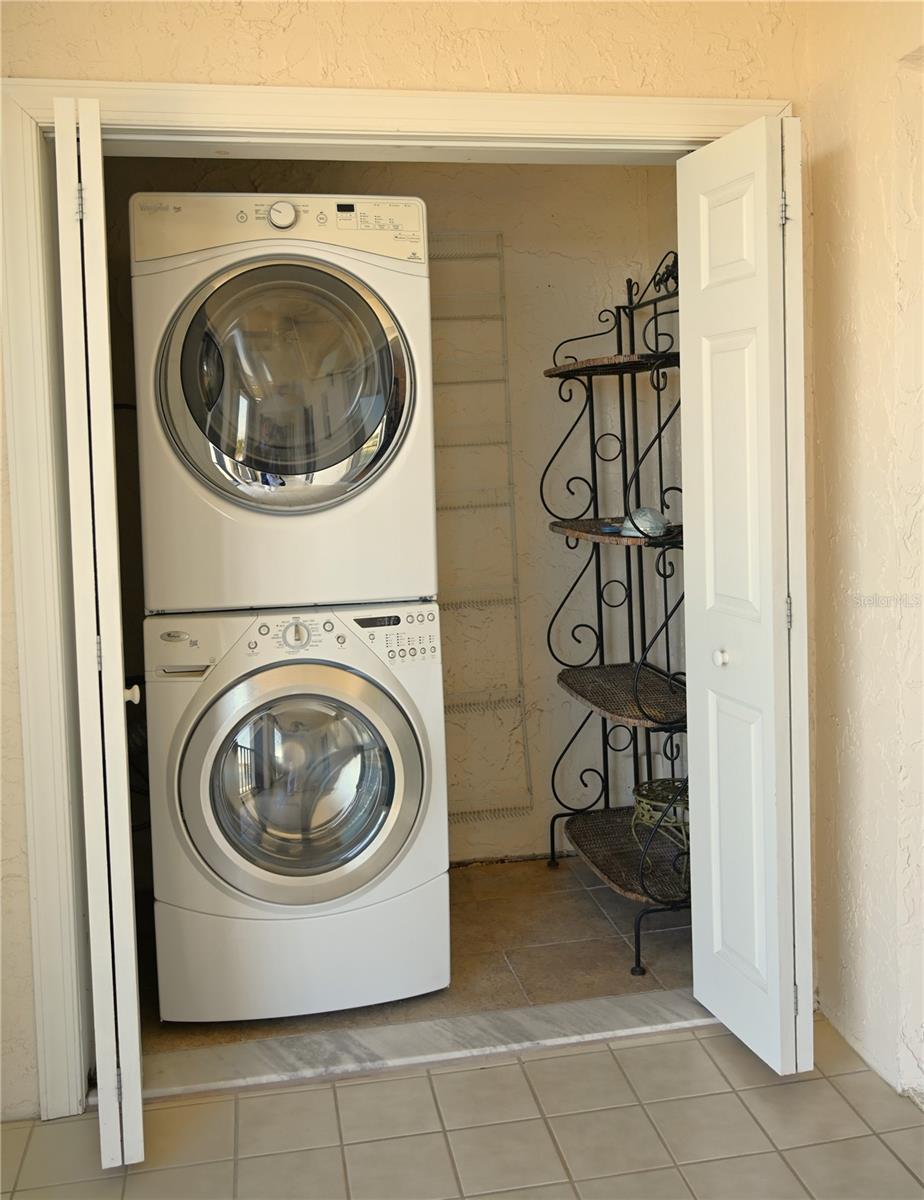 POINTE ON MIDNIGHT PASS - Residential