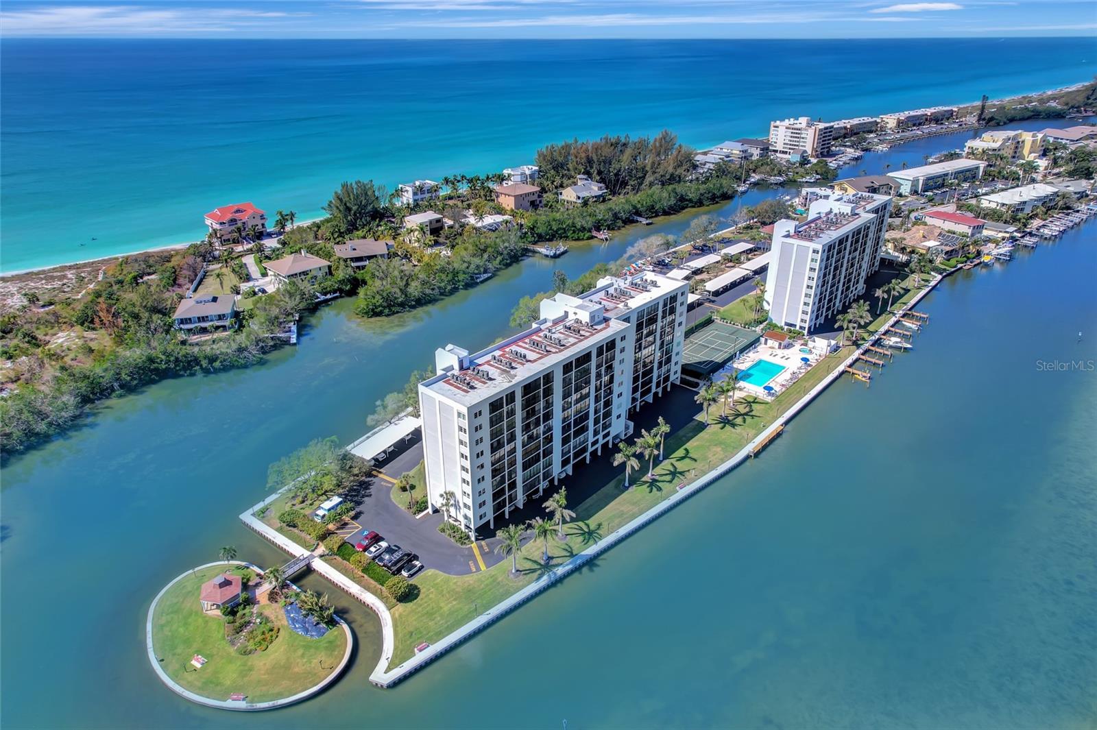 POINTE ON MIDNIGHT PASS - Residential