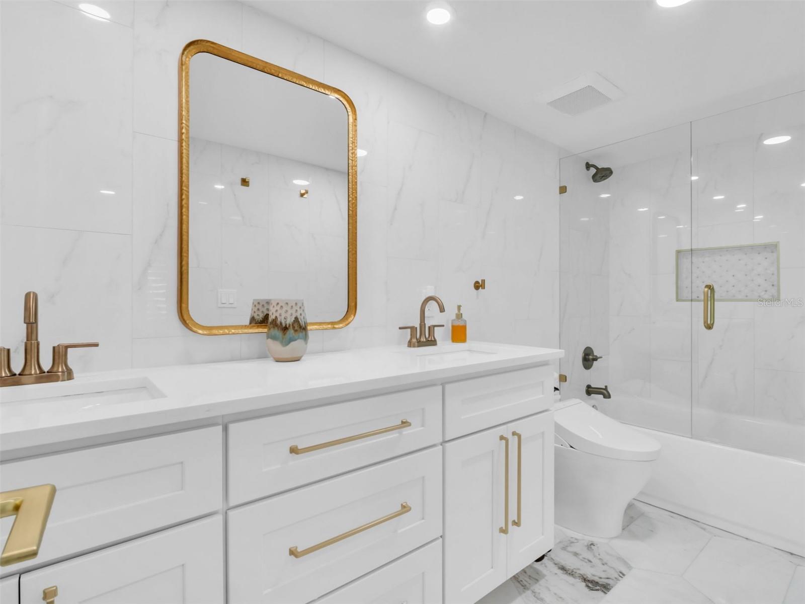 MOORINGS THE CONDO - Residential