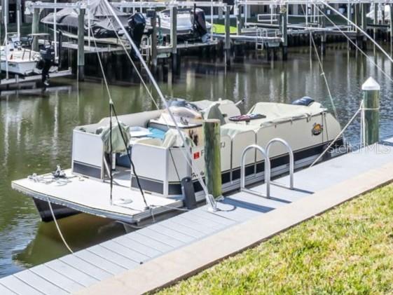 MOORINGS THE CONDO - Residential