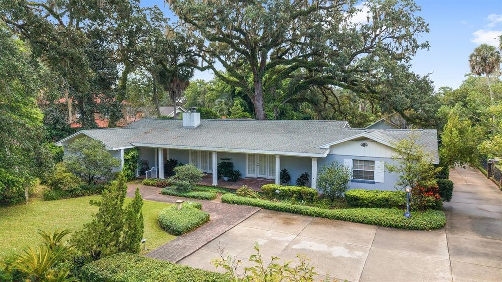 Photo of 1000 SE 5th Street, Ocala, FL 34471 (MLS # OM710974)