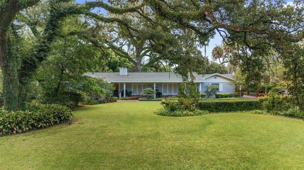 Photo of 1000 SE 5th Street, Ocala, FL 34471 (MLS # OM710974)