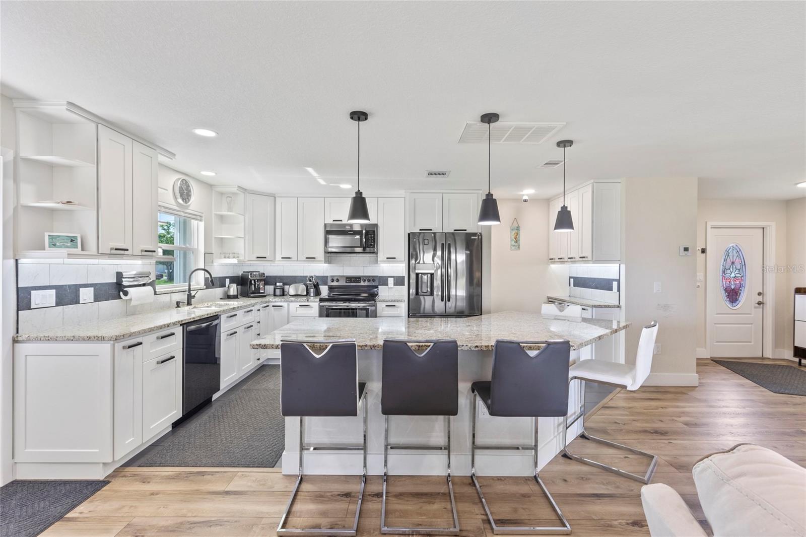 132 CONCORD DRIVE NE