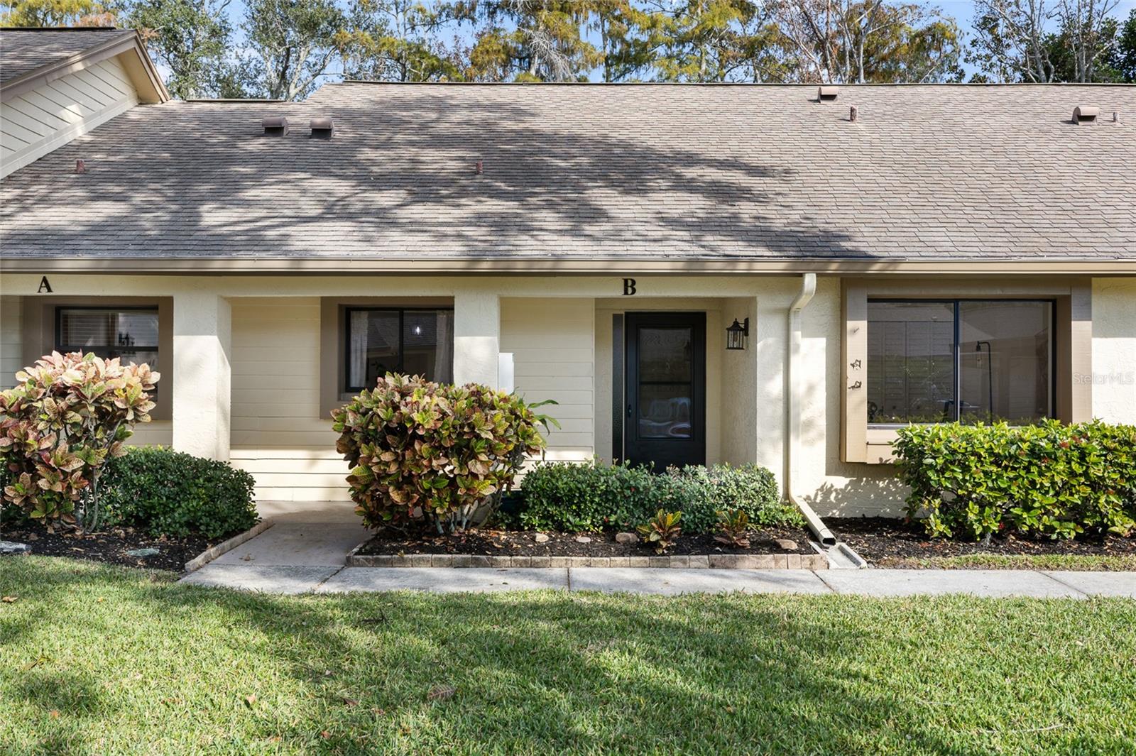 2561 OAKLEAF LANE 40B