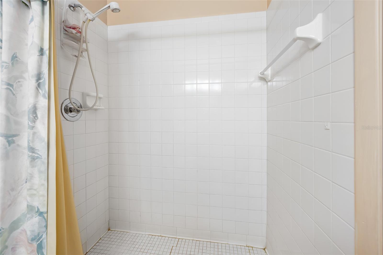 DEERWOOD PH 05 CONDO - Residential