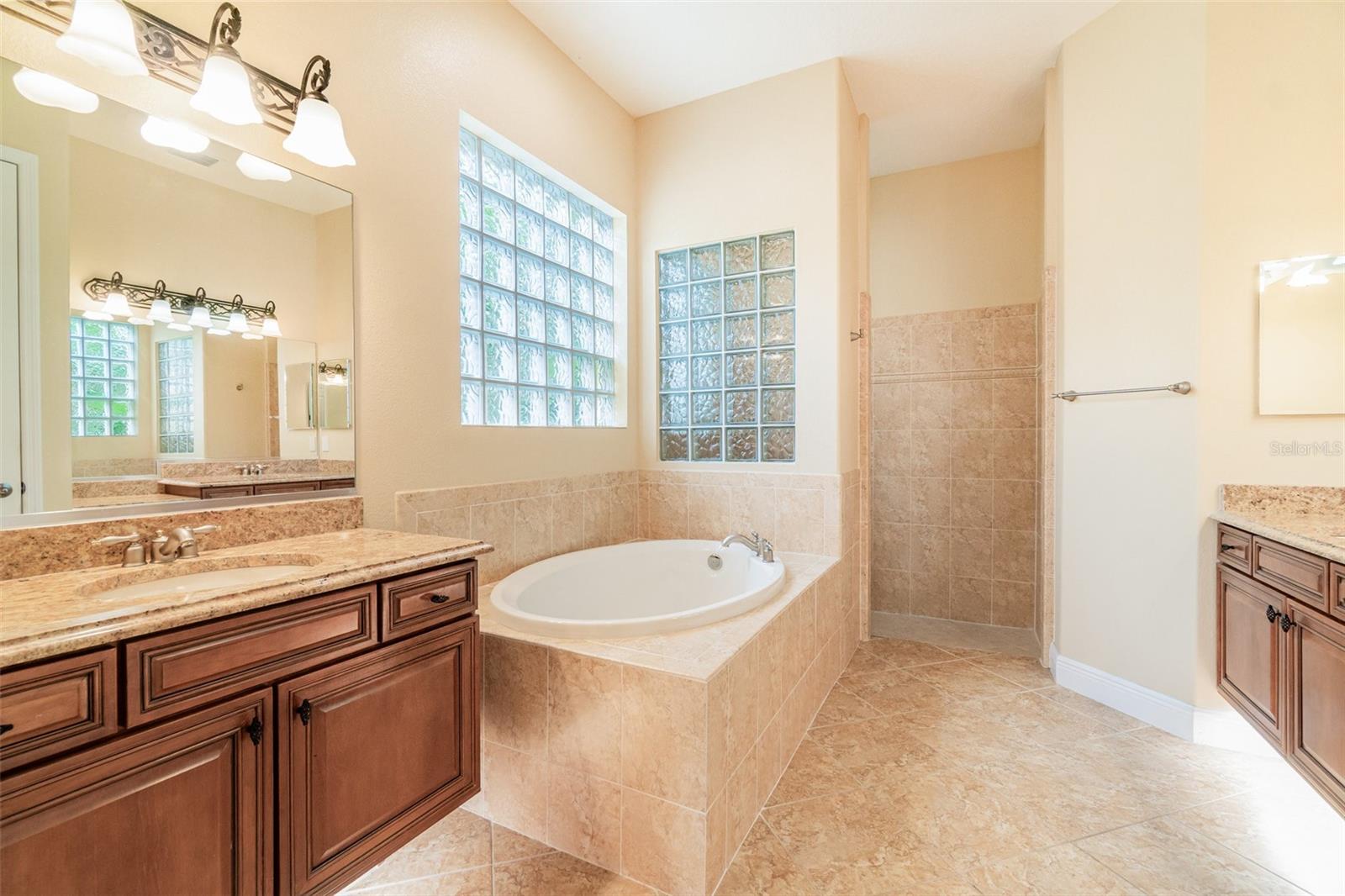 ENCLAVE/MAITLAND A-F - Residential Lease