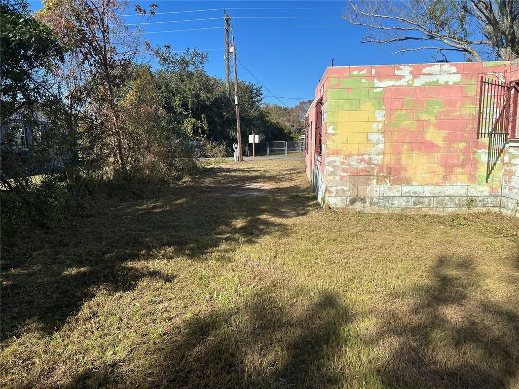 Photo of 2661 W 22nd Street, Sanford, FL 32771 (MLS # O6386768)