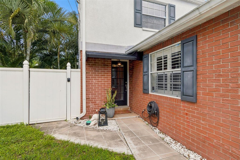 Photo of 111 S Lauber Way #B, Tampa, FL 33609 (MLS # TB8544461)