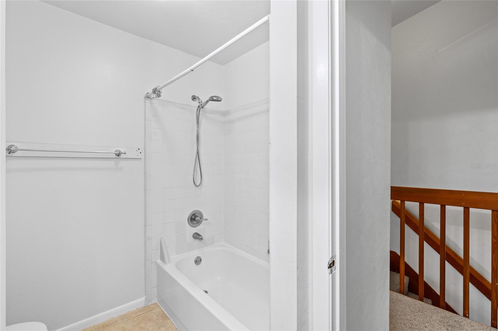 MILL RUN - Residential Lease