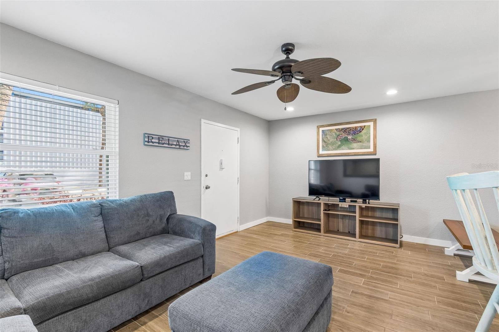 MOORINGS OF MAXIMO CONDO - Residential Lease