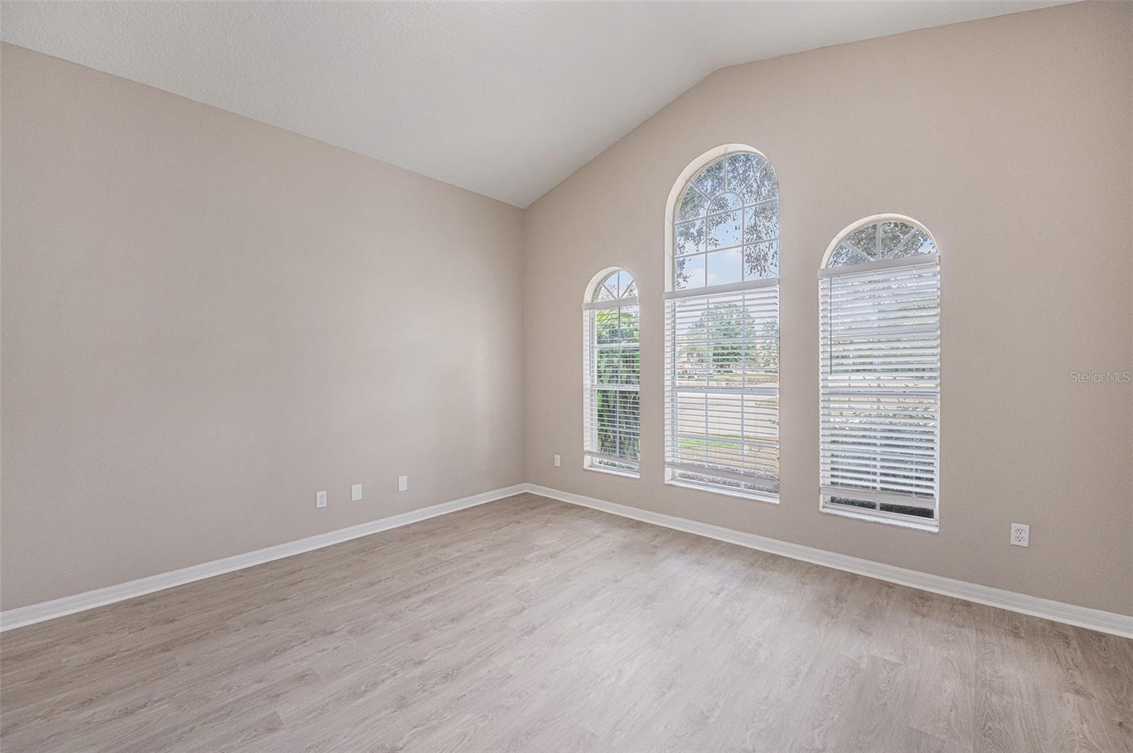 WATERS EDGE PH 02 - Residential