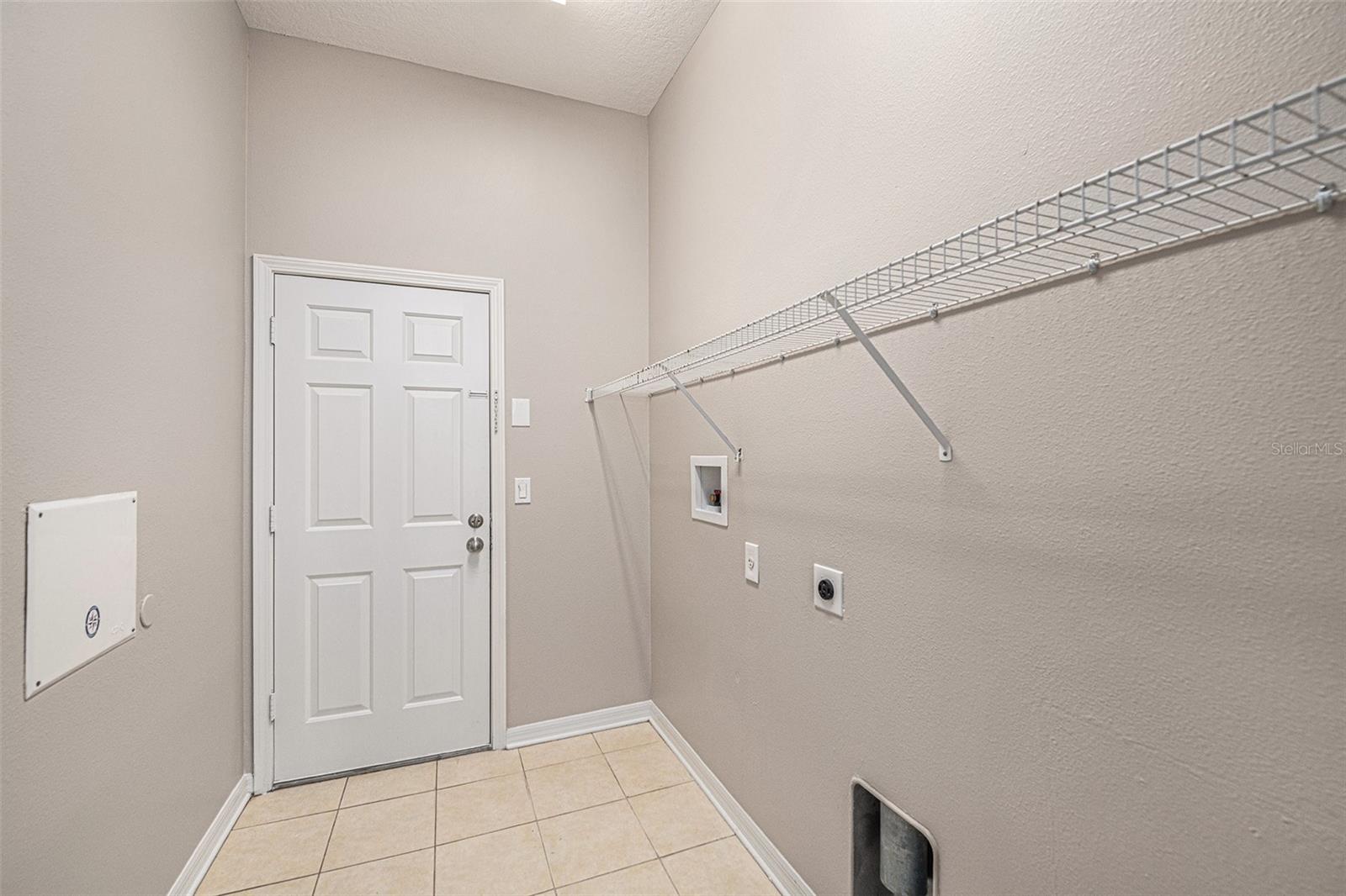 WATERS EDGE PH 02 - Residential