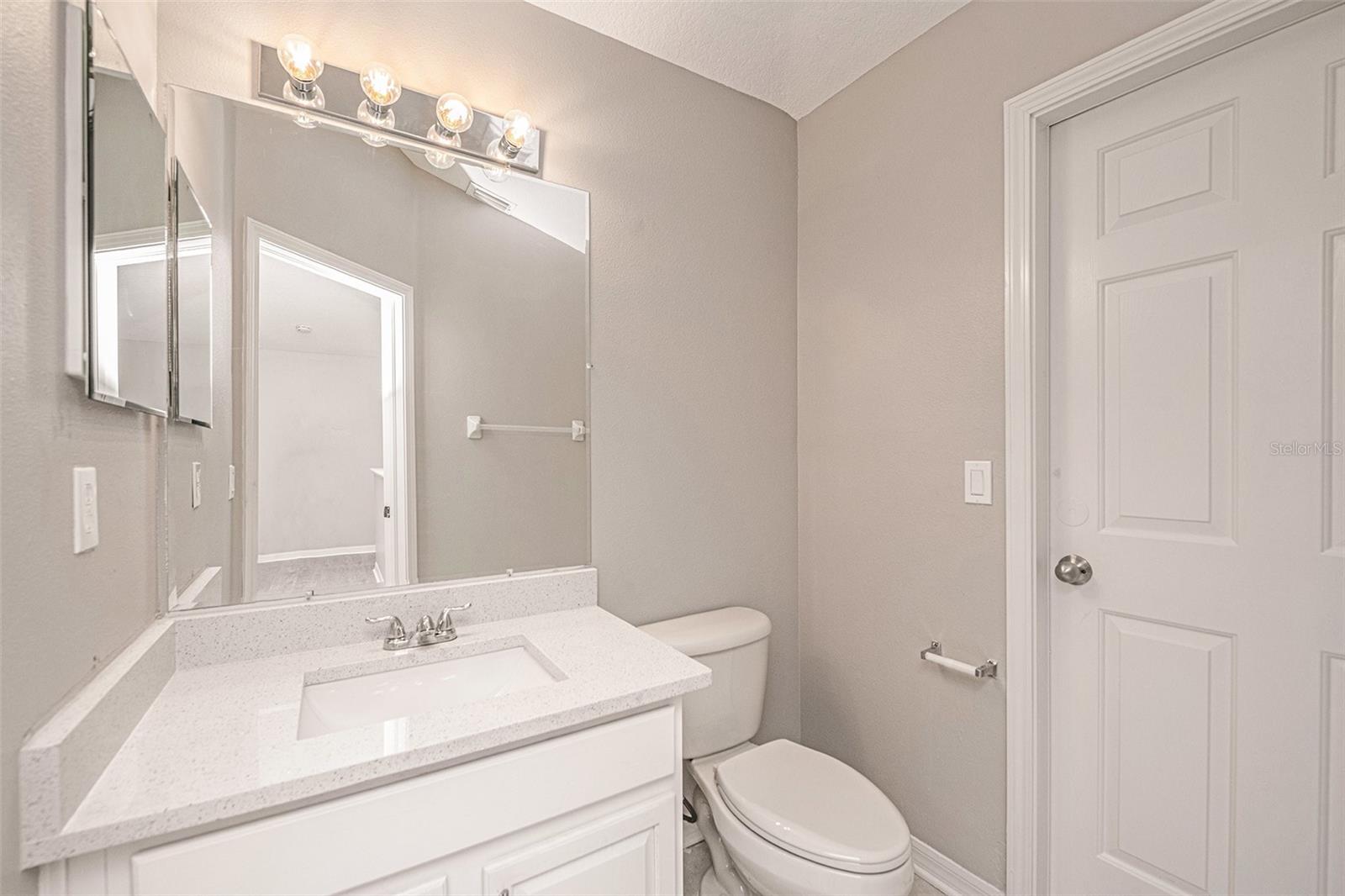 WATERS EDGE PH 02 - Residential