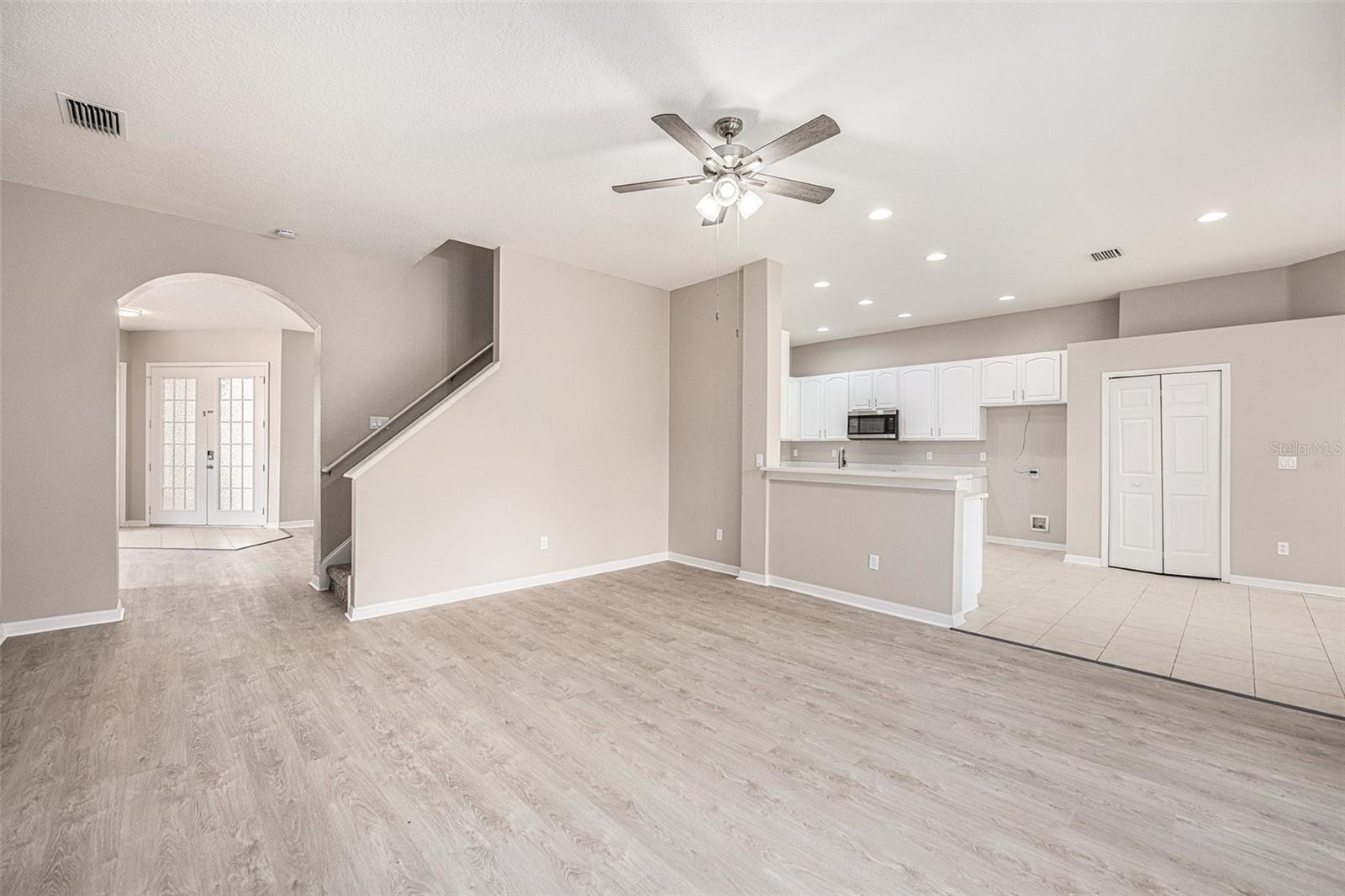 WATERS EDGE PH 02 - Residential