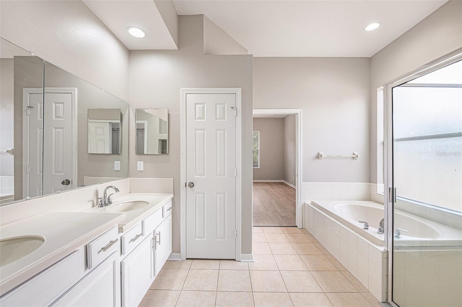 WATERS EDGE PH 02 - Residential