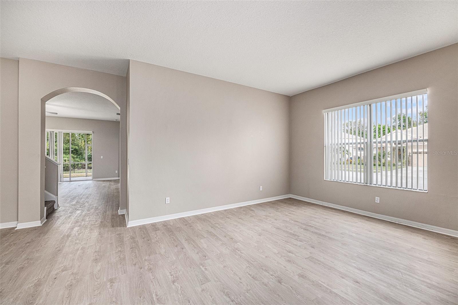 WATERS EDGE PH 02 - Residential