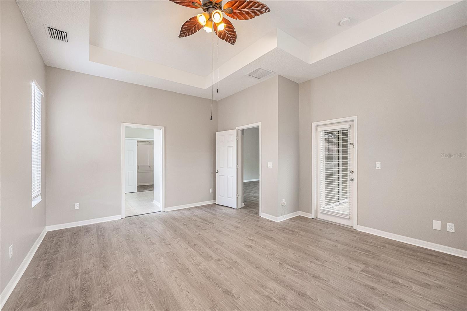 WATERS EDGE PH 02 - Residential