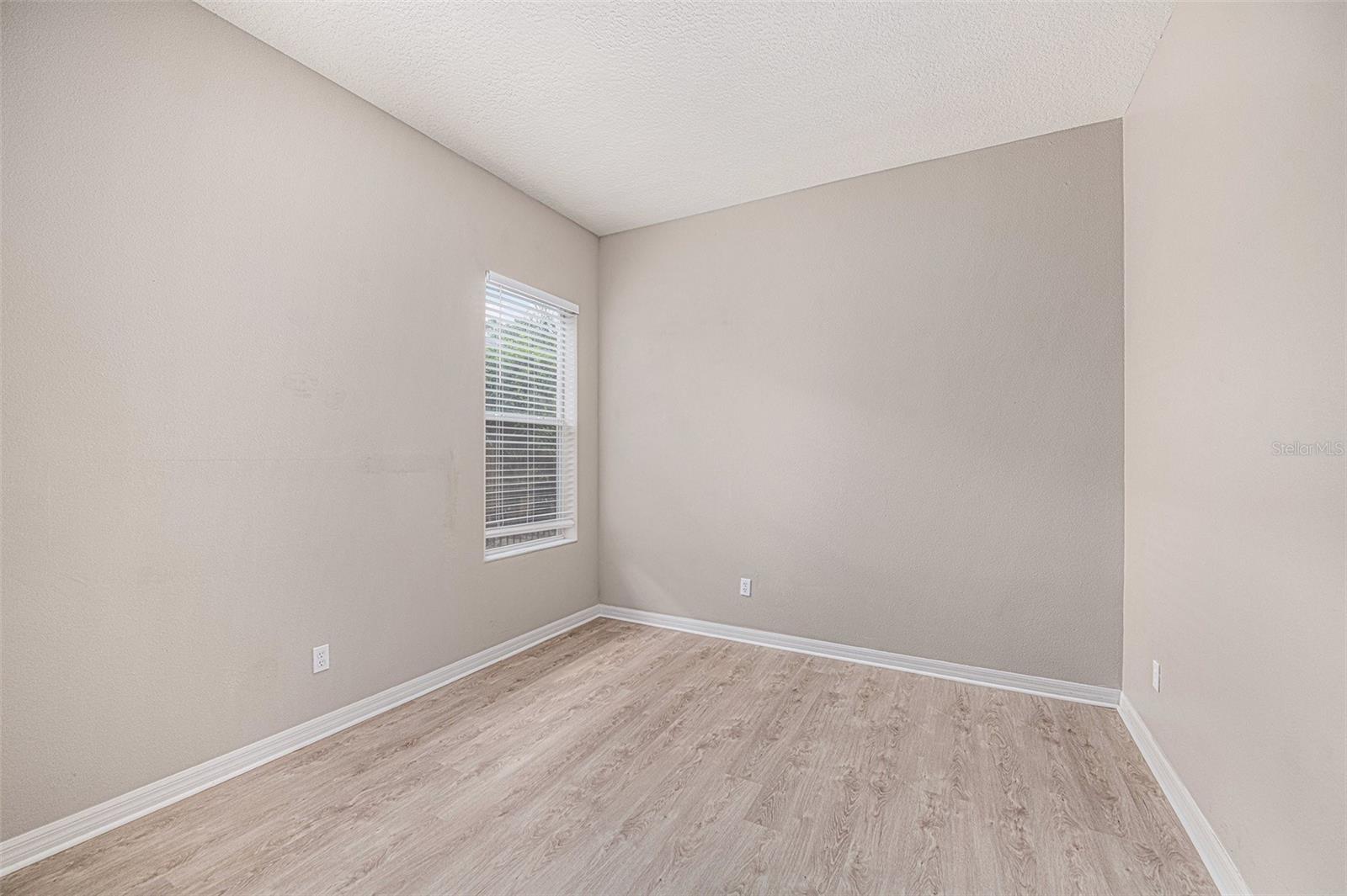 WATERS EDGE PH 02 - Residential