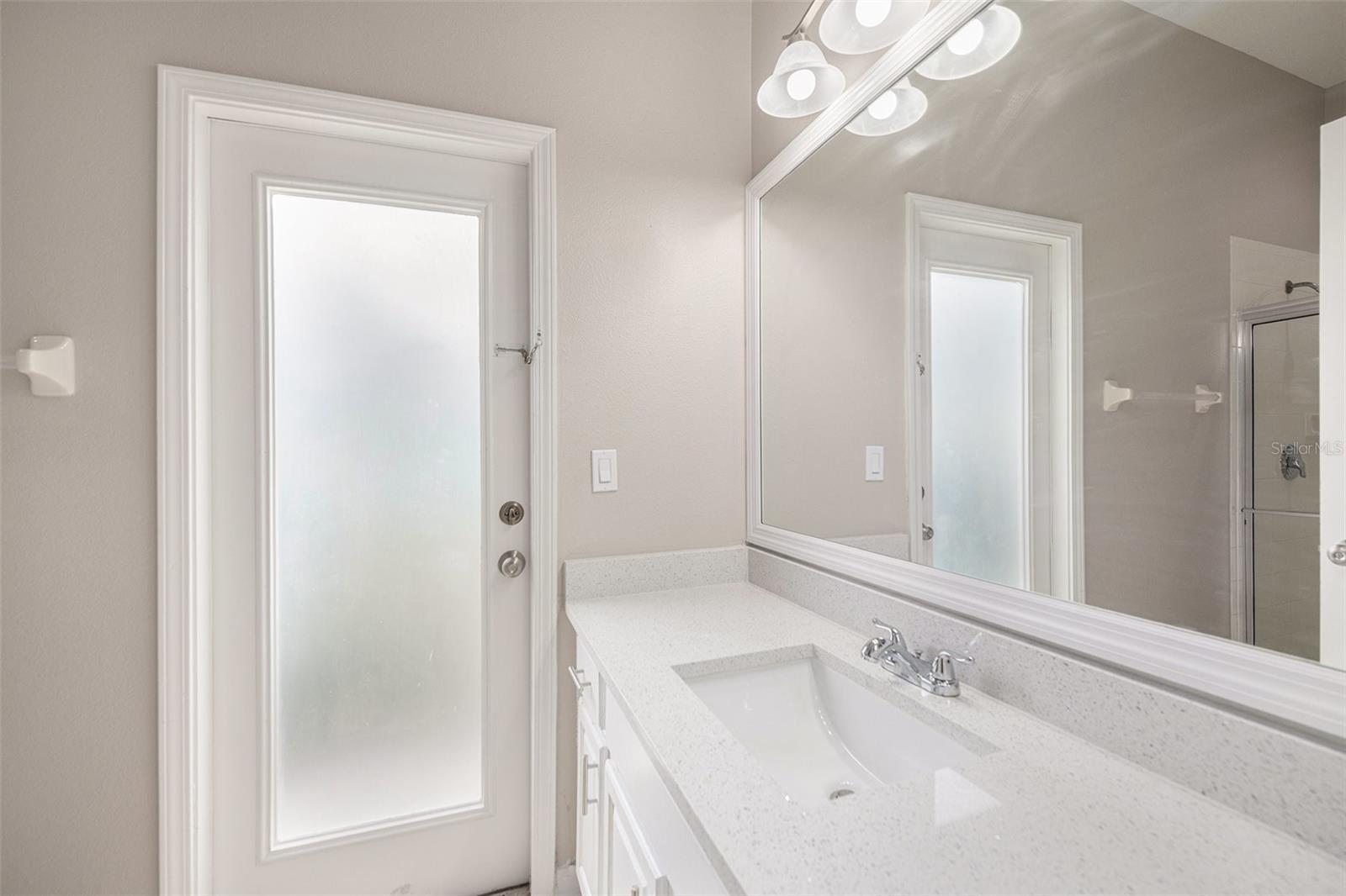 WATERS EDGE PH 02 - Residential