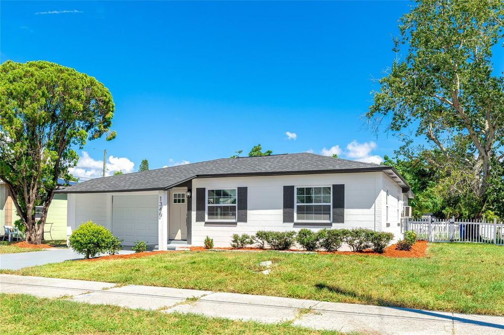 Photo of 1340 46th Street S, St Petersburg, FL 33711 (MLS # A4666749)