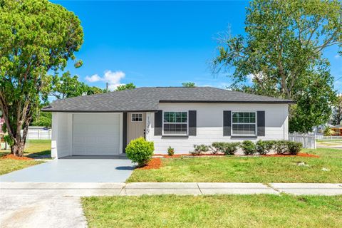 Photo of 1340 46th Street S, St Petersburg, FL 33711 (MLS # A4666749)