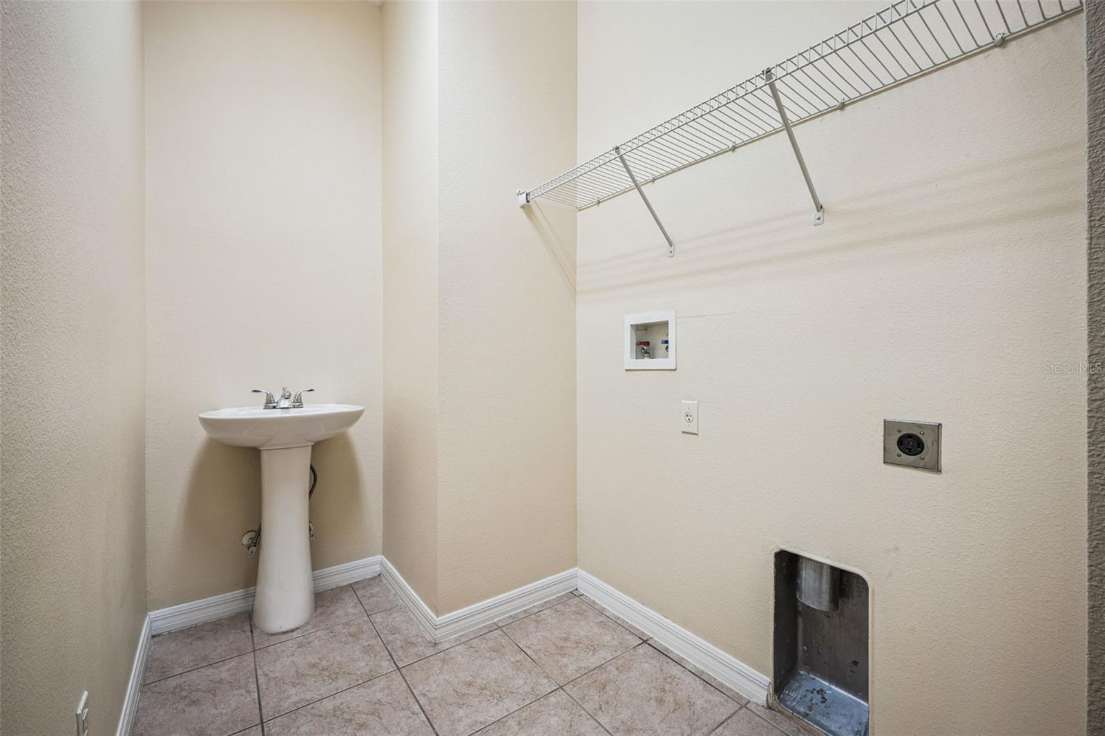 CRESTWOOD HEIGHTS - Residential