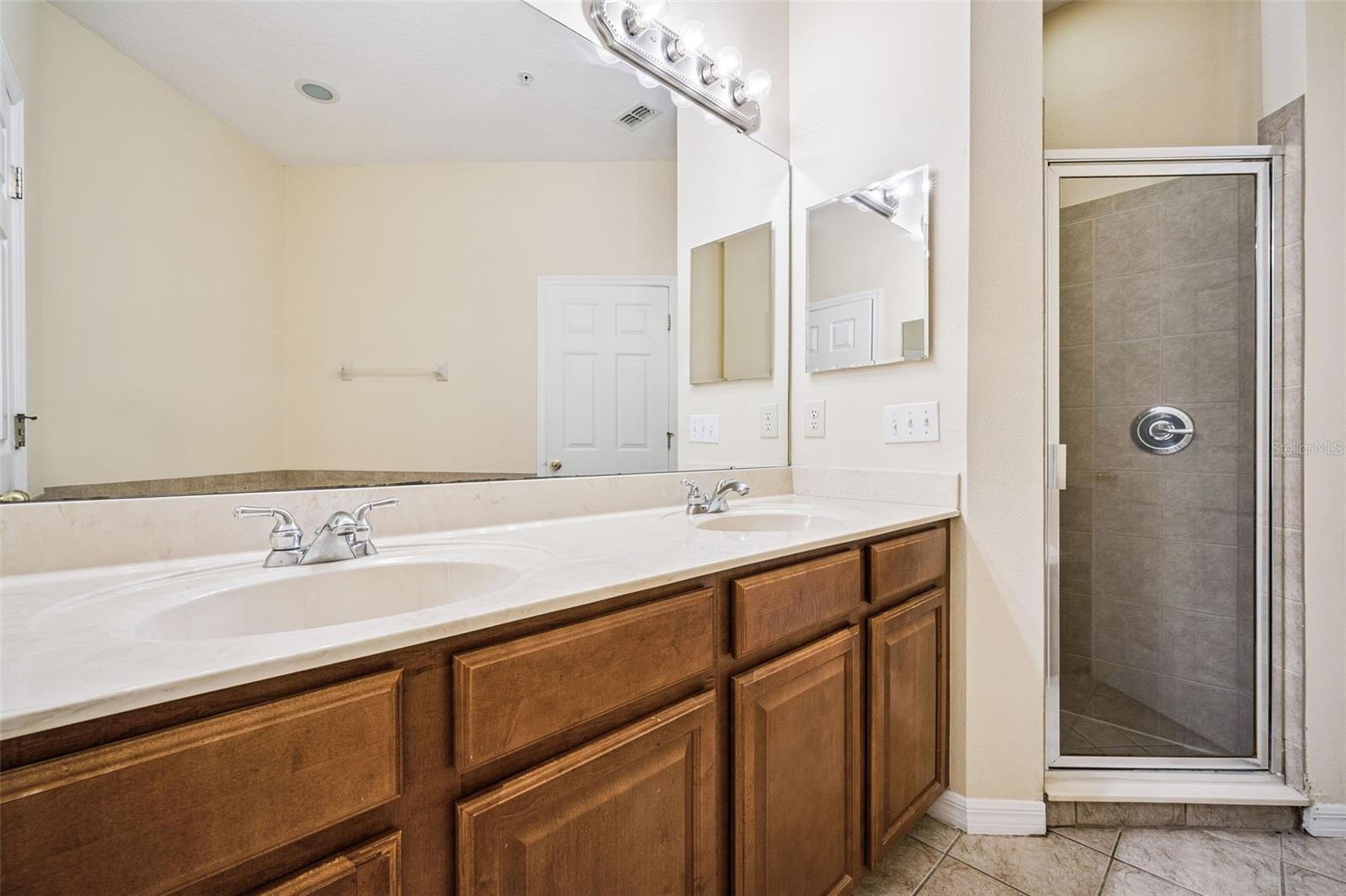 CRESTWOOD HEIGHTS - Residential