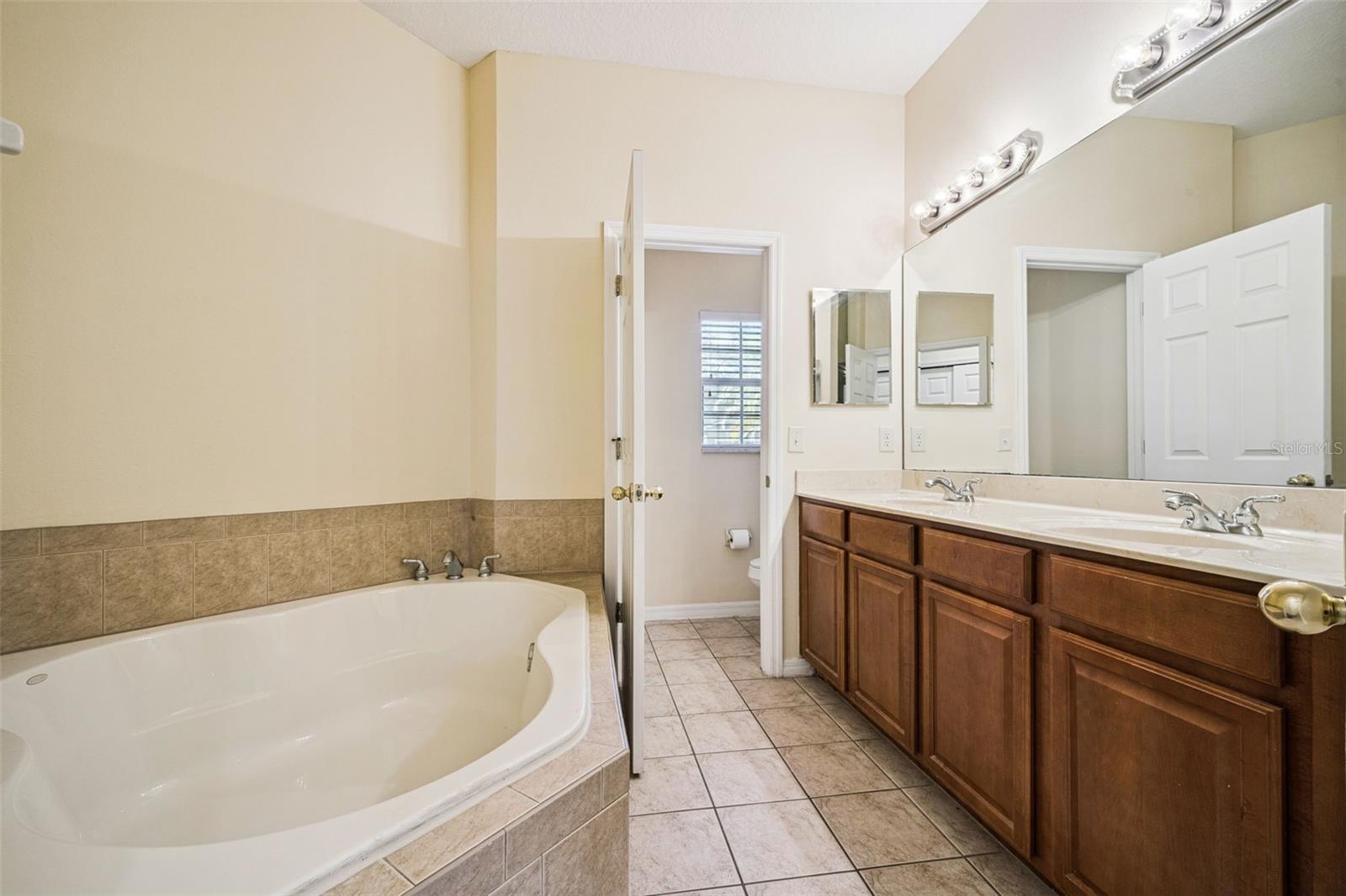 CRESTWOOD HEIGHTS - Residential