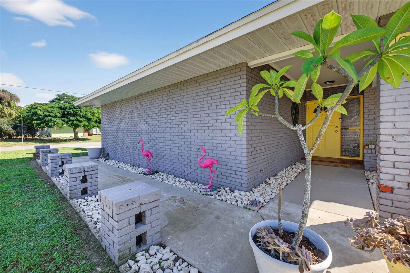 1040 CARRIGAN BOULEVARD