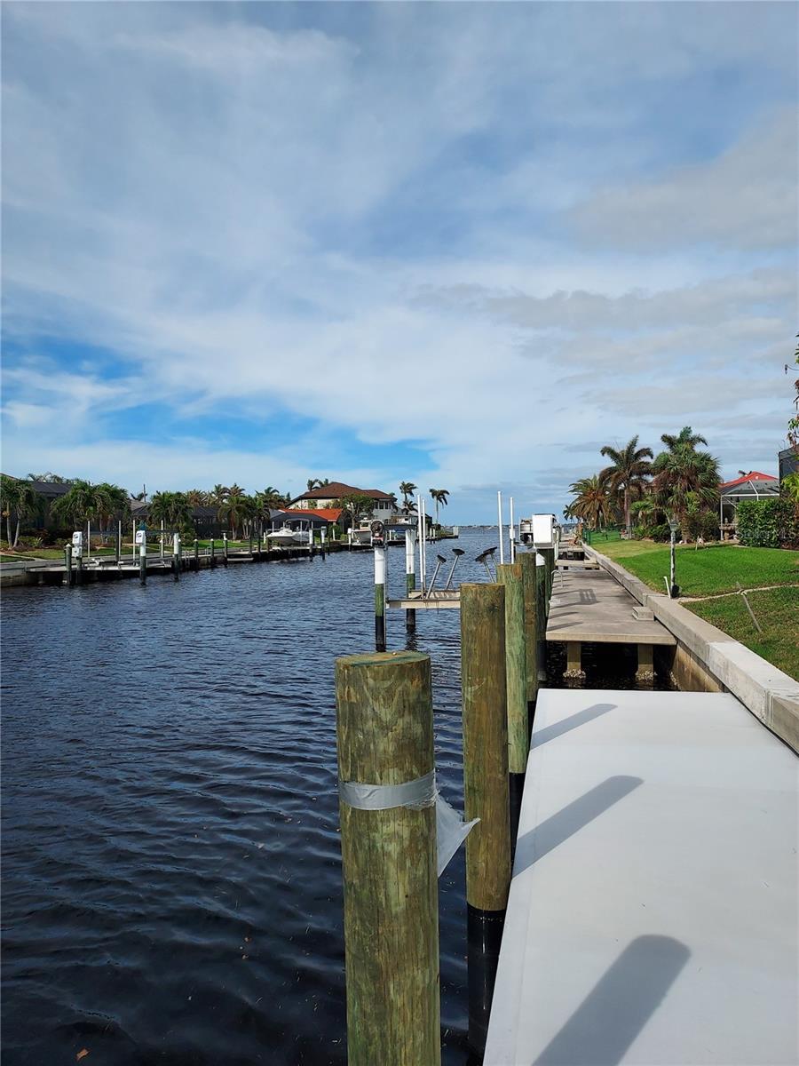 PUNTA GORDA ISLES SEC 04 - Land