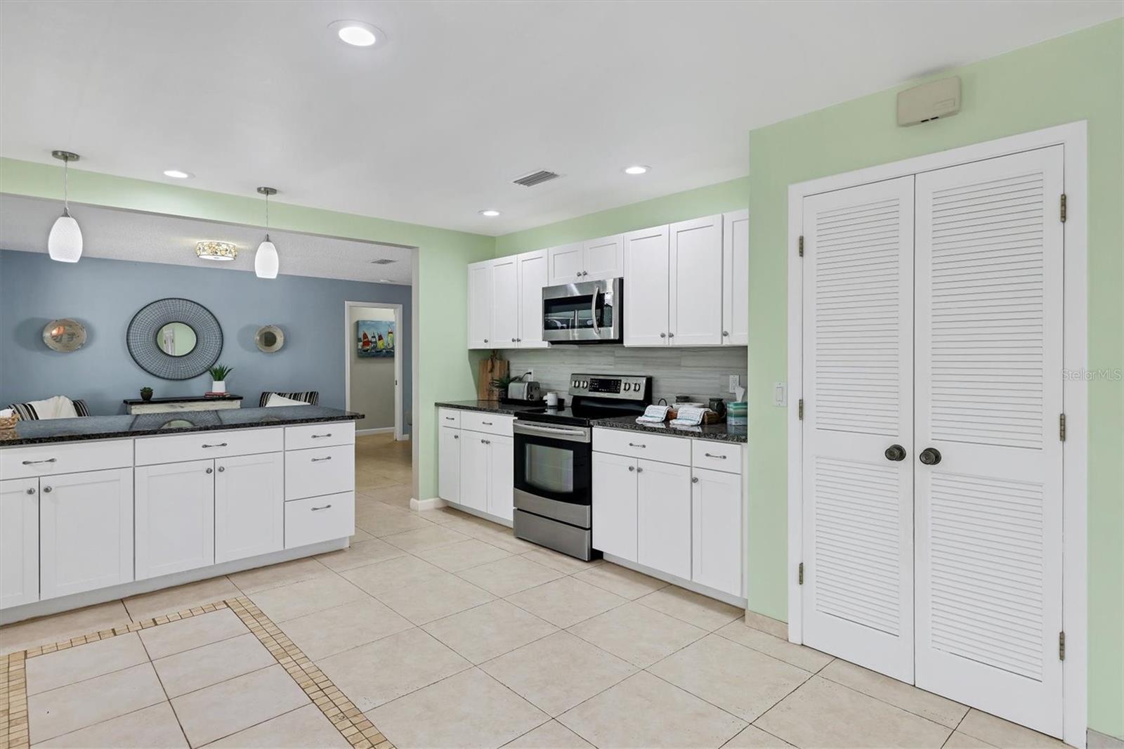 SIESTAS BAYSIDE WATERSIDE SOUTH - Residential Lease
