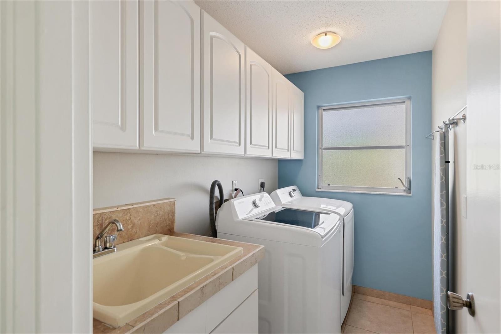SIESTAS BAYSIDE WATERSIDE SOUTH - Residential Lease
