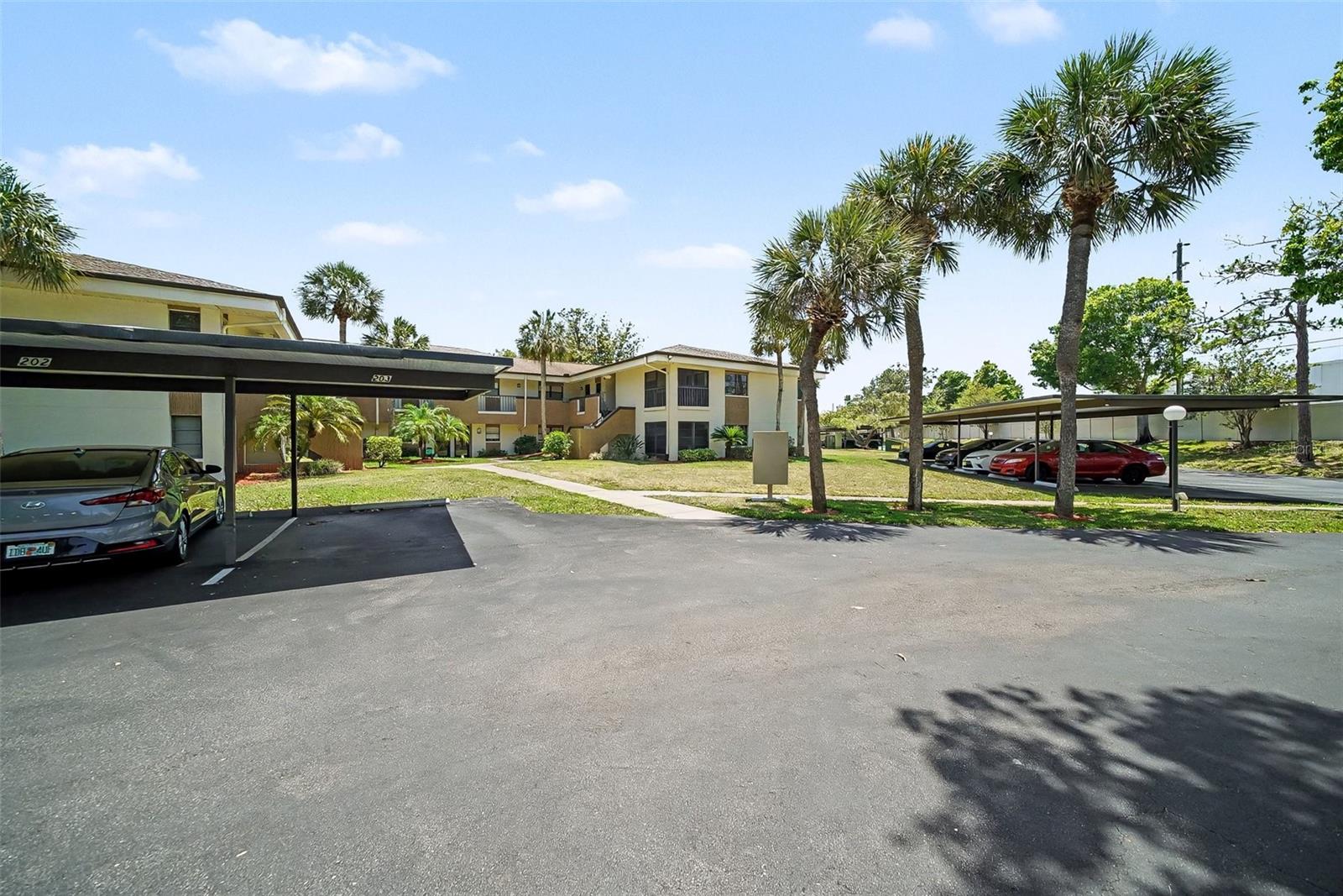 LANDINGS CONDO, THE - Residential
