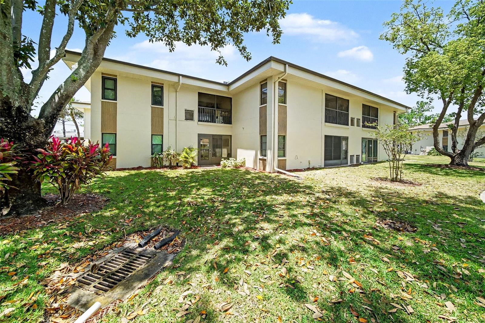 LANDINGS CONDO, THE - Residential