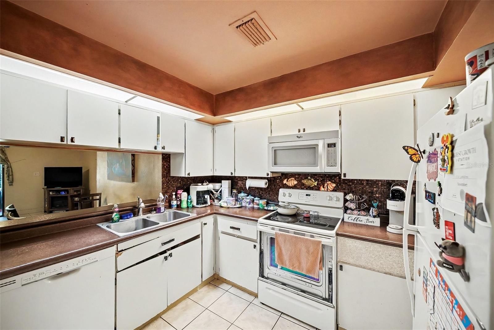 LANDINGS CONDO, THE - Residential