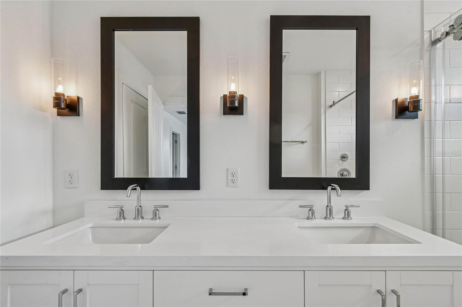 TOWNES AT NORTHLAKE - Residential