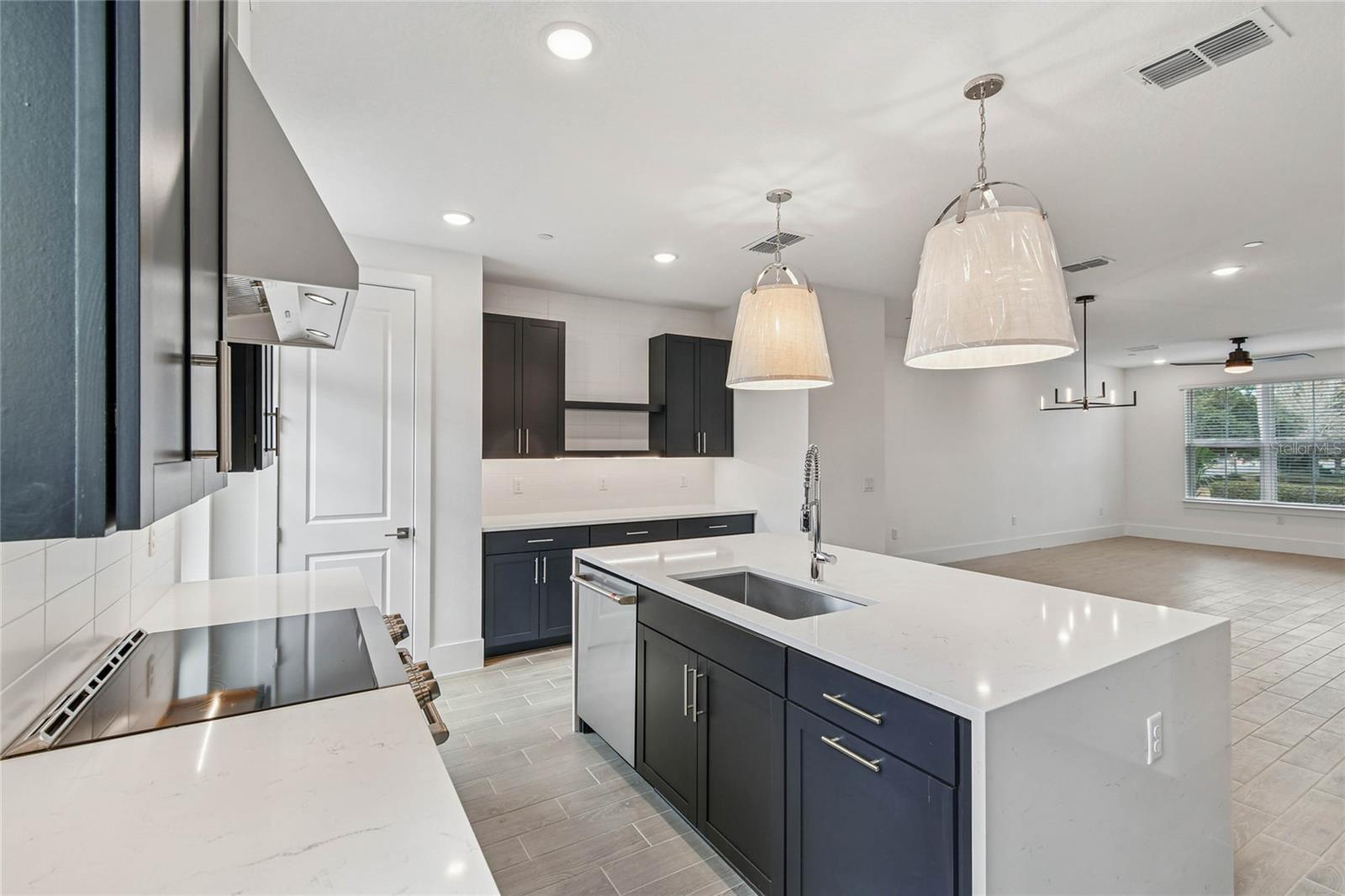 TOWNES AT NORTHLAKE - Residential