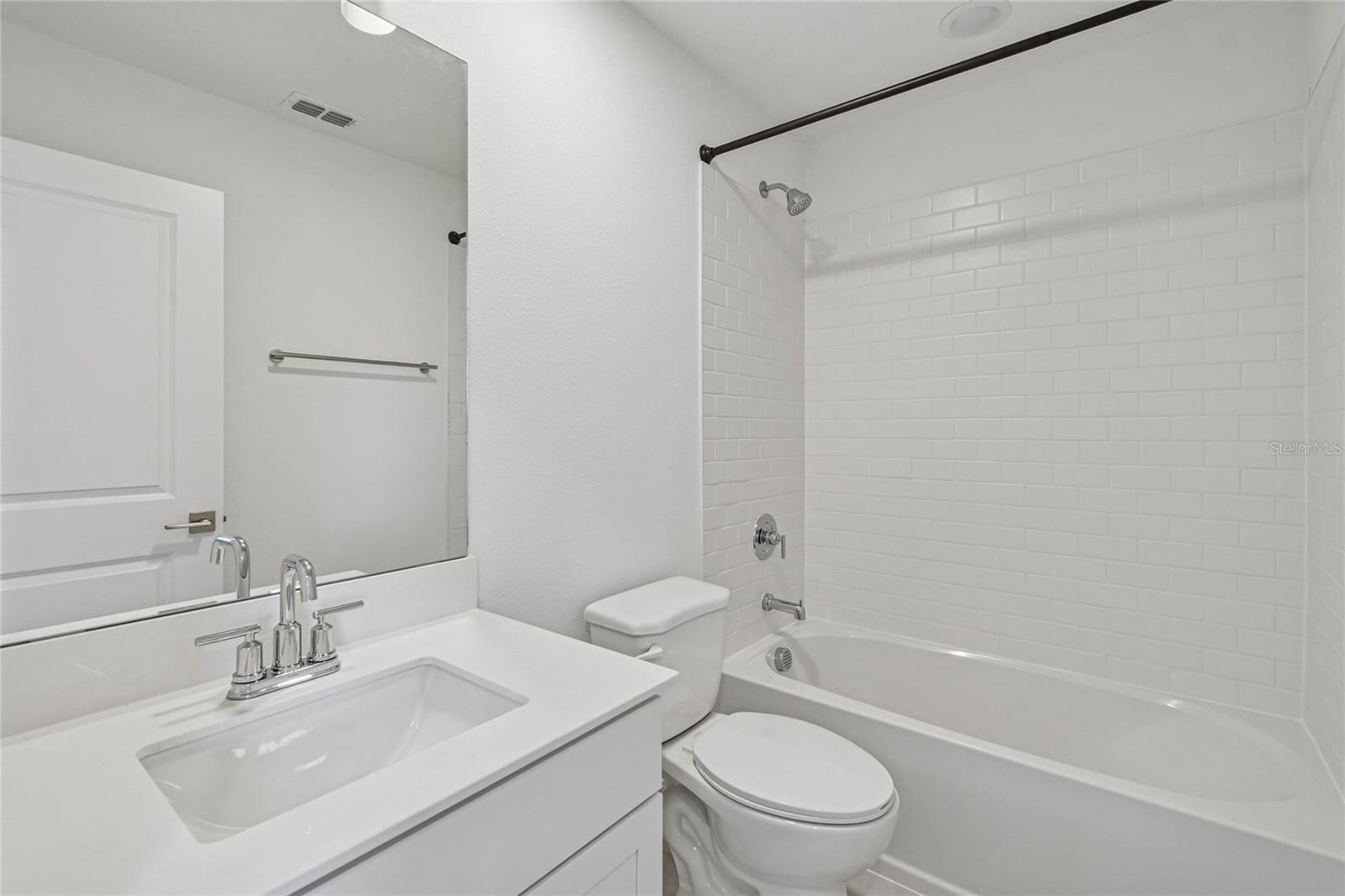 TOWNES AT NORTHLAKE - Residential