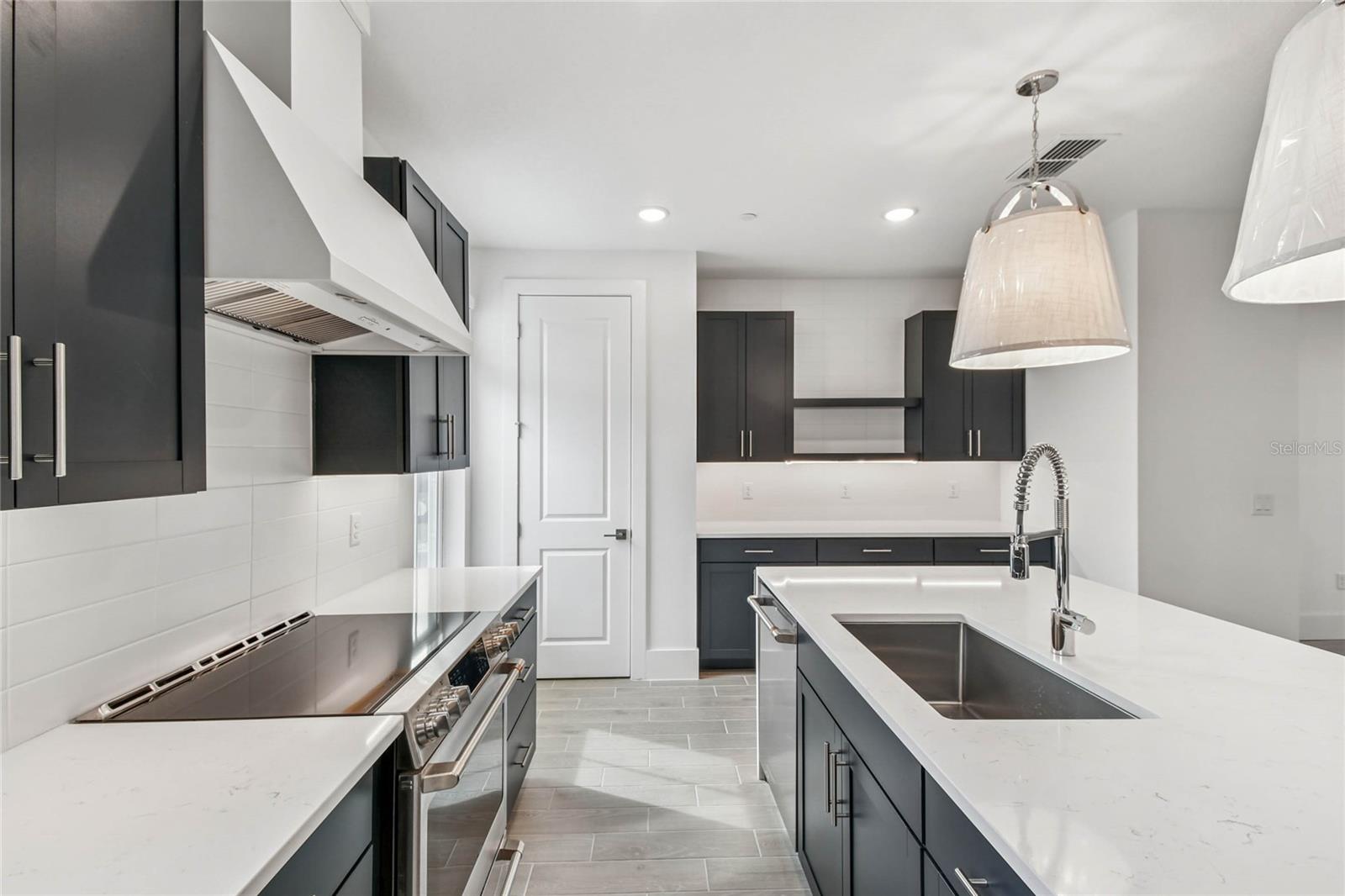 TOWNES AT NORTHLAKE - Residential