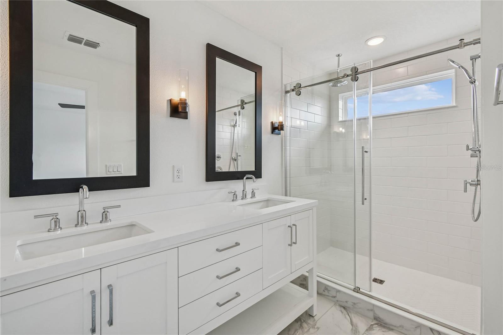 TOWNES AT NORTHLAKE - Residential