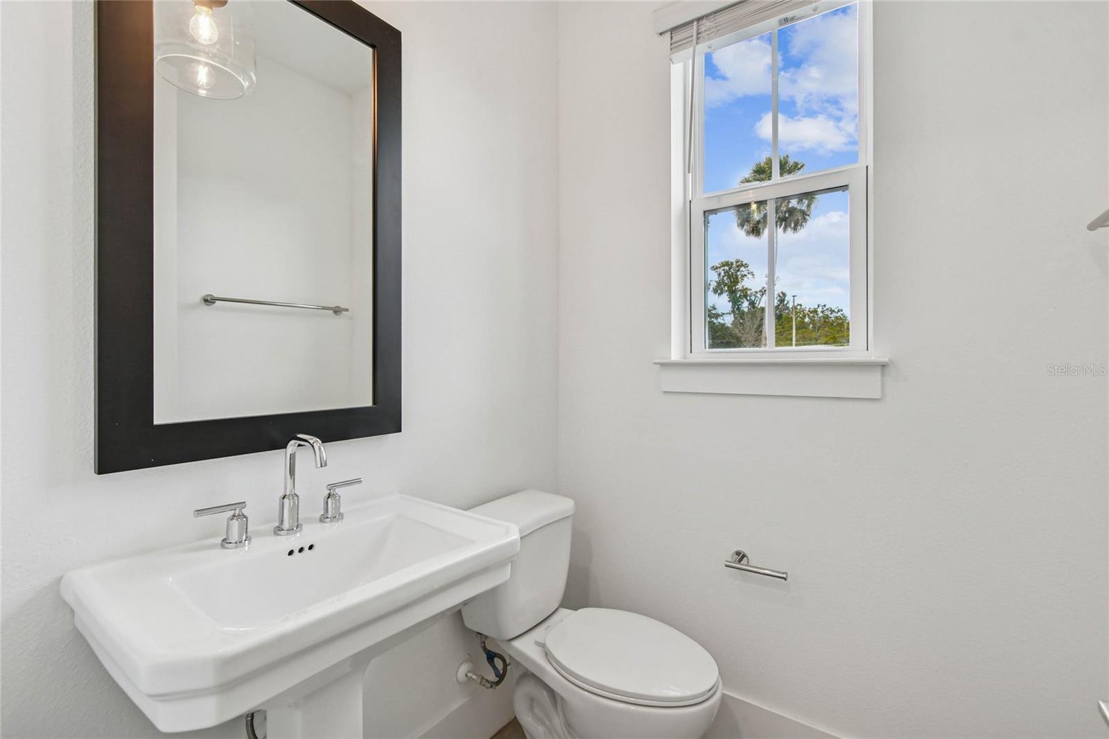 TOWNES AT NORTHLAKE - Residential